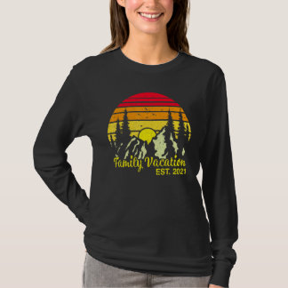 Retro-Sonnenuntergang passende Familienferien 2021 T-Shirt