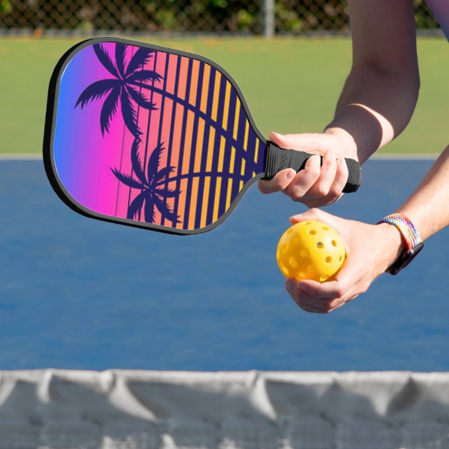 Retro-Sonnenuntergang und Palmen Pickleball Schläger (InSitu)