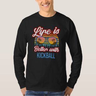 Retro-Sonnenuntergangs-Slogan mit Kickball T-Shirt