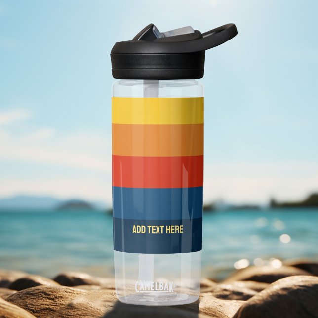 Retro-Sonnenuntergangsstreifen mit einfachem Sans  Trinkflasche (Personalized water bottle with retro stripes and your name)