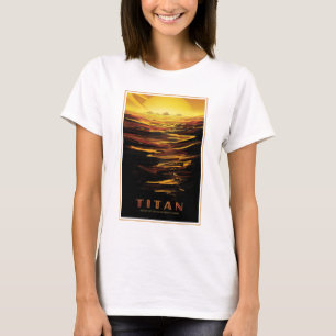 Retro Space Poster-Saturns Größter Mond, Titan. T-Shirt
