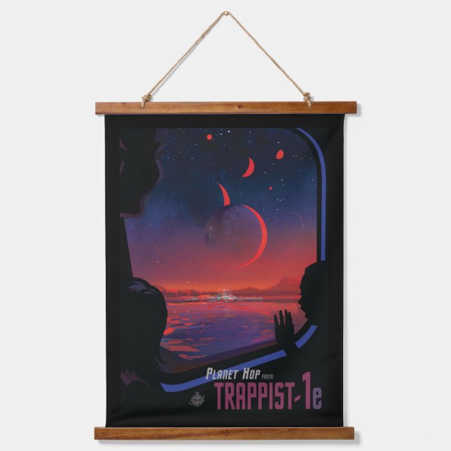 Retro Space Poster - Zuschauer beobachten Trappist Wandteppich Mit Holzrahmen (Vorderseite)