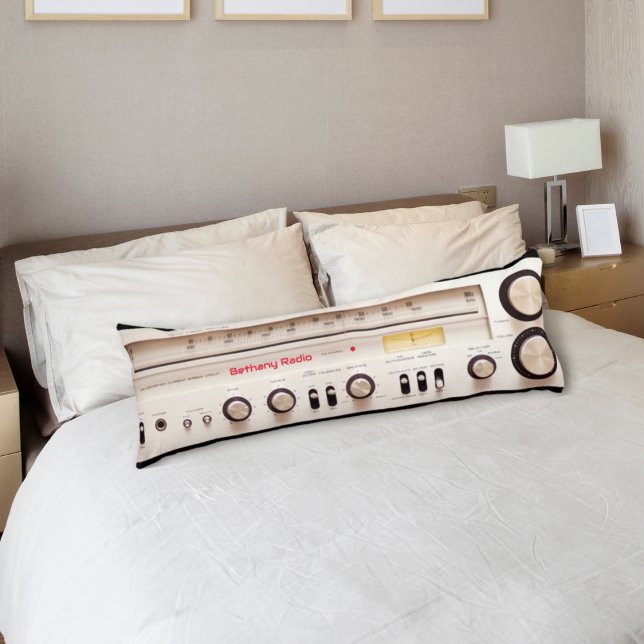 Retro Stereo Tuner Seitenschläferkissen (Von Creator hochgeladen)