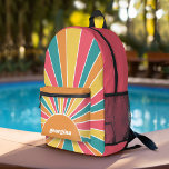 Retro Strip Sunrise - Boho Colors - Individuelle N Bedruckter Rucksack<br><div class="desc">Ein farbenfroher Retro-Streifen-Sonnenaufgang in Pastellfarben. Die Streifen sind pastellfarben - rot,  orange,  gelb und hellblau. Fügen Sie Ihren Namen oder Monogramm hinzu,  um dies zu einem persönlichen Cover zu machen,  das sich unter Ihren Freunden herausstellen wird. Der Name ist ein angesagtes Skript in Weiß.</div>