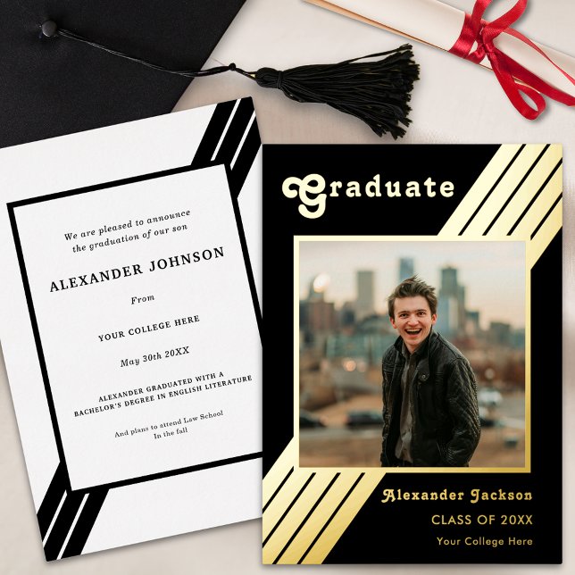 Retro Stripe Graduate Foto Schwarz und Gold Folieneinladung (Retro groovy typography graduate photo black and gold foil bold stripes Graduation announcement card)