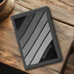 Retro Stripe Pattern Schwarz Grau Vintage Sicht Tri-fold Geldbeutel<br><div class="desc">Fügen Sie Ihren Namen zu diesem männlichen Design mit fett Streifen. Ein Retro-Design mit 70er inspiriert Schriftart und einem minimalen Muster. Alle Farben können geändert werden. Erstellen Sie Ihre eigenen und ändern Sie die Farben zu Ihrer bevorzugten Kombination.</div>