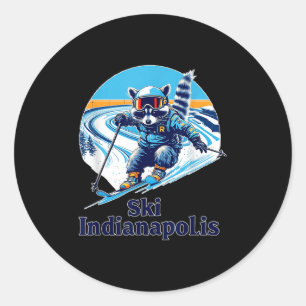Retro Style Raccoon Skifahren in Indianapolis Indi Runder Aufkleber