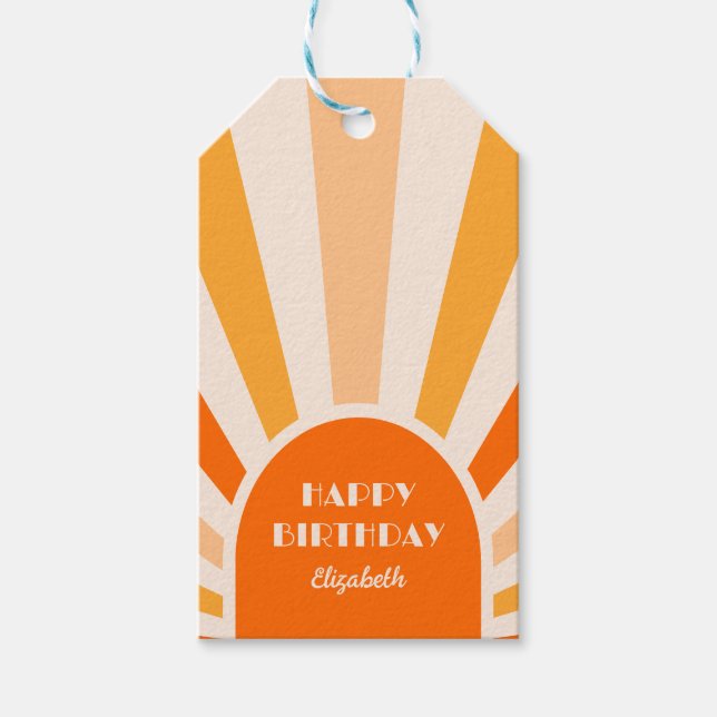 Retro Sunburst Arch Typografy Birthday Peach Geschenkanhänger (Vorderseite)