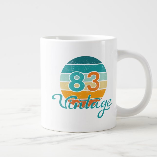 Retro Sunset 83 Vintage Distressed Jumbo-Tasse (Rechts)