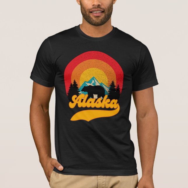 Retro Sunset Alaska Juneau Bear Mountains Wild AK T-Shirt (Vorderseite)