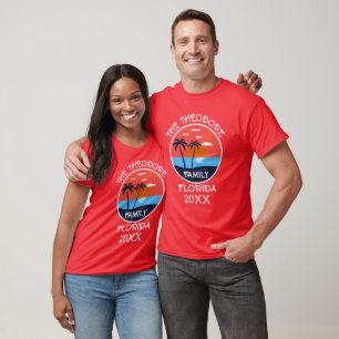 Retro Sunset Beach Personalisierter Familienurla T-Shirt