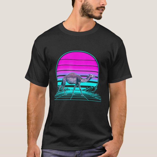 Retro Sunset Camel T-Shirt (Vorderseite)