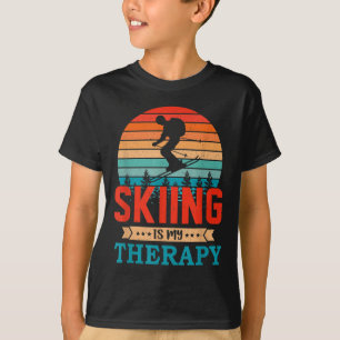 Retro Sunset Design Skiverleih für sonnige Skifahr T-Shirt