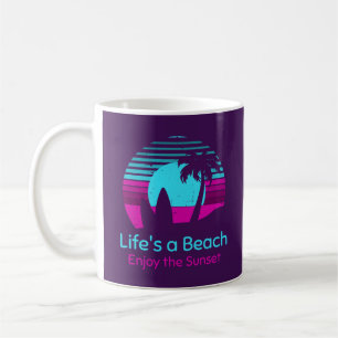Retro Sunset Surfboard Palm Tree Life ist ein Stra Kaffeetasse