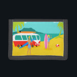 Retro Surfer Couple Nylon Wallet Trifold Geldbörse<br><div class="desc">Mit diesem Retro Surfer Couple Nylon Wallet kann jeder Tag am Strand sein. Das minimalistische Design der 1960er Jahre besticht durch ein unterhaltsames, sonnenbetendes Ambiente, das auf der Suche nach einem Paar ist, das sich auf der Suche nach einer Welle ist. Das Ambiente ist eine tropische Insel-Oase mit einem goldenen...</div>