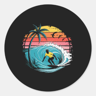 Retro-Surfer, der auf großer Welle reitet, Ozean-S Runder Aufkleber