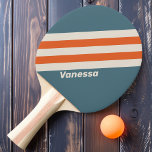 Retro Surfstreifen mit Namen Tischtennis Schläger<br><div class="desc">Das Retro Surfside Stripes Ping Pong Paddle mit dem Namen erweckt das entspannte Ambiente des Küstenlebens mit seinem coolen, am Strand inspirierten Streifendesign und der personalisierten Namensgebung. Die lebhaften ozeanischen Töne erinnern an sonnige Tage und einen Badespass, was es zum idealen Paddel für diejenigen macht, die Liebe haben, ihr Spiel...</div>