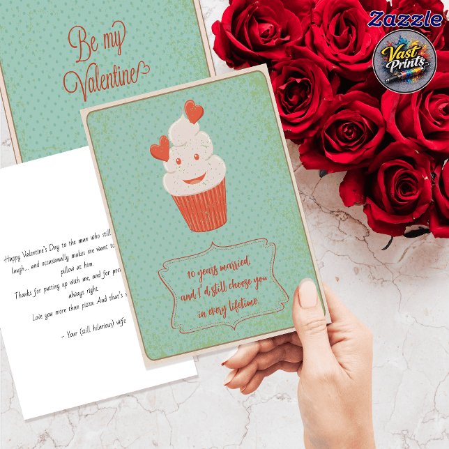 Retro Süßer Cupcake Lustiger Ehemann Valentinstag Karte (Retro Cute Cupcake Funny Husband Valentine's Day Card)