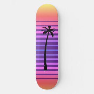 Retro-Synthwave mit Palm Tree Skateboard