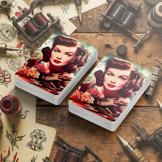 Retro tätowierte Pin-up Spielkarten (Von Creator hochgeladen)