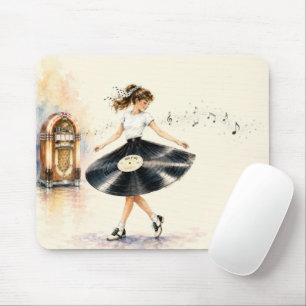 Retro-Teenager-Mädchen tanzt zur Jukebox Mousepad