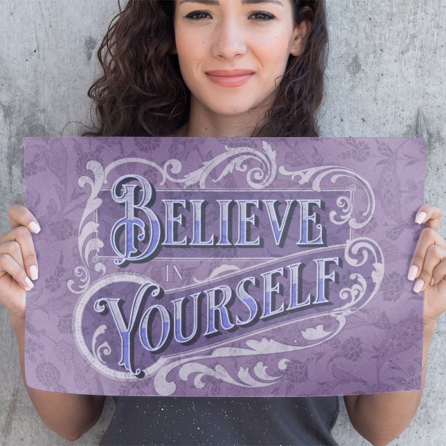 Retro-Text Blühe Motivierend Zitat-Violett Poster (Retro Text Flourish Motivational Quote Violet Poster)