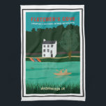 Retro Travel Poster Fletcher's Cove Washington DC Geschirrtuch<br><div class="desc">Dieses Retro-Design Küchentuch mit Fletchers Cove (Fletchers Boathouse) an der Chesapeake & Ohio Canal National Historic Sehenswürdigkeit in Washington DC. Es ist perfekt für jeden,  der an den Wochenenden Bootfahren und auf dem alten Kanal und auf dem Schleppweg verbracht hat.</div>
