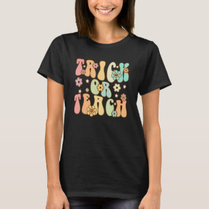 Retro Trick oder Teach Halloween Groovy Ghost Flow T-Shirt