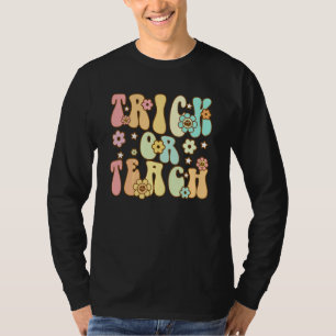 Retro Trick Or Teach Halloween Groovy Geist Blume T-Shirt