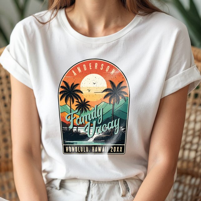 Retro Tropical Family Vacation ID1135 T-Shirt (Von Creator hochgeladen)