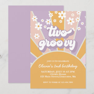 Retro Two Groovy Sonnenschein Gänseblümchen lila Einladung