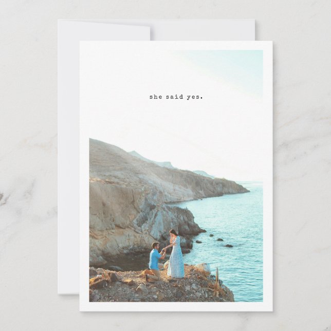 Retro Typografie sagte sie Ja Engagement Partei Einladung (Vorderseite)