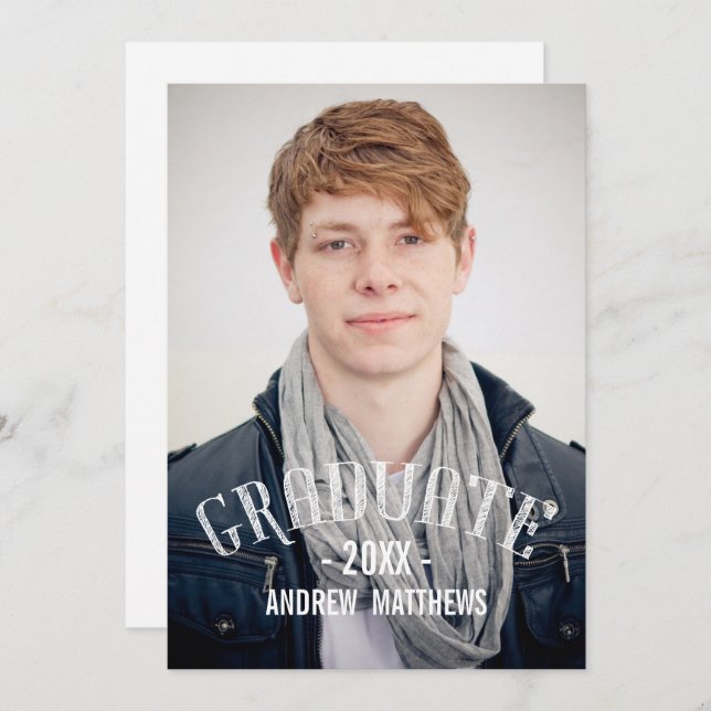 Retro Typografy Foto Graduation Party Einladung (Vorne/Hinten)