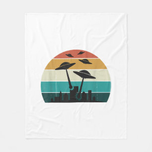 Retro UFO Attack Sunset - Cooler Vintager Flying S Fleecedecke
