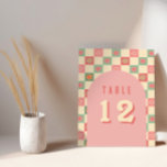 Retro und Groovy Vintage Hochzeiten Tischnummern<br><div class="desc">Dieses gewagte Hochzeitszeichen mit einer Tischnummer, die ein groovy 70er-Thema mit lebhaften Blumenmustern und einem rosa, korallenrosa Retro-Schachmuster umfasst. Ideal für Paare, die Vintagen Charme mit einer modernen Drehung Liebe. Ideal für Retro-inspirierte, Boho- oder Sommerhochzeiten, vereint diese Einladung eine lustige und entspannte Ästhetik. Entdecken Sie die passenden Artikel in unserer...</div>