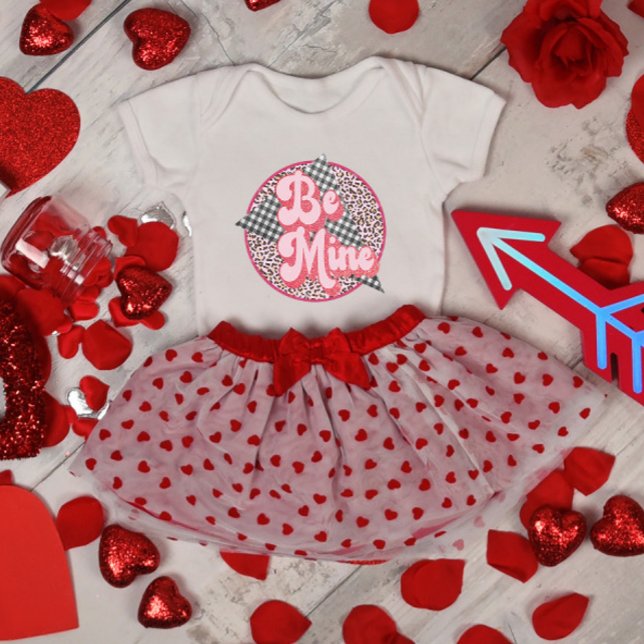 Retro Valentine Baby Strampler (Von Creator hochgeladen)