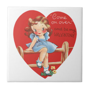 Retro Valentinstag, Vintage Mädchen auf einem Zaun Fliese