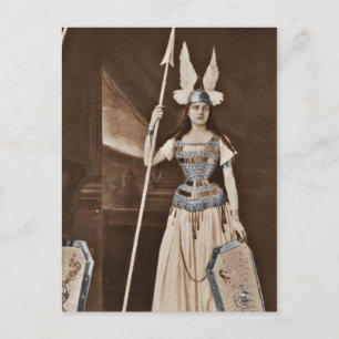 Retro Valkyrie Girls Postkarte