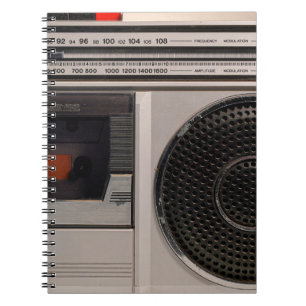 Retro veraltetes tragbares Stereo-Radio-Kassettenr Notizblock