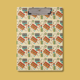Retro Vibes - Cassette Tapes Pattern der 80er Jahr Klemmbrett