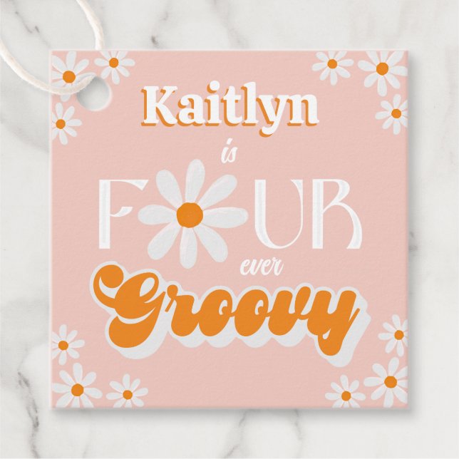 Retro Vier je Groovy Girls 4. Geburtstag Geschenkanhänger (Vorderseite)