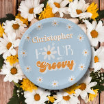 Retro Vier Jungen Groovy Jungs 4. Geburtstag Pappteller<br><div class="desc">Feiern Sie stilvoll mit diesen trendigen Tellern aus dem 4. Das Design ist leicht mit Ihrer eigenen Formulierung zu personalisieren und Ihre Familie und Freunde werden begeistert sein,  wenn sie diese fabelhaften Party-Teller sehen. Matching-Elemente finden Sie in der Auflistung.</div>