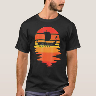 Retro Viking Schiff Cooles Wasser Sonnenuntergang  T-Shirt