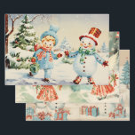 Retro Vintage Christmas Trio Style G Geschenkpapier Set<br><div class="desc">Die Gesamtwirkung dieses Vintagen und Retro-Weihnachtsverpackungspapiers liegt in Nostalgie, Wärme und Zeitlosigkeit. Wenn man seine Geschenke darin einpackt, fühlt man sich in eine vergangene Zeit versetzt, in der die Feiertage mit einfacher Freude und klassischer Eleganz gefeiert wurden. Es ist die perfekte Wahl, um Ihren Weihnachtsgeschenken eine Touch Vintager Magie hinzuzufügen...</div>