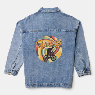 RETRO-VINTAGE-FAHRRADFAHREN IN FARBENFROHEM TWIRL JEANSJACKE
