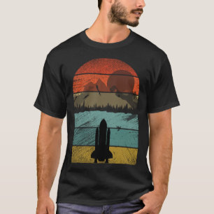Retro Vintage Raumfähre und Astronaut 6 T-Shirt