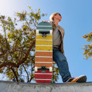 Retro Vintage Regenbogenstreifen Skateboard