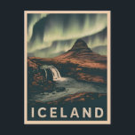 Retro Vintage Travel Island Northern Lights Postkarte<br><div class="desc">Tauchen Sie ein in die ätherischen Landschaften Islands mit diesem faszinierenden Retro-Reise-inspiriert Design. Inmitten nostalgischer Atmosphäre und Vintagen Charmes vereint dieses Design Islands ikonischen Kirkjufell-Berg in einer Retro-Ästhetik, die an klassische Reiseplakate aus vergangener Zeit erinnert.</div>