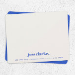 Retro Vintage Typografie Royal Blue Stylish Trendy Mitteilungskarte<br><div class="desc">Eine Retro-Vintage Monogramm-Notizkarte mit Retro-Typografie,  die leicht mit Ihrem Namen und Kontaktdaten personalisiert werden kann,  um ein einzigartiges,  kundenspezifisches Schreibwarendesign zu schaffen! Das Design besticht durch einen klassischen Hintergrund aus Elfenbein und eine königlich-kaiserlich-blaue Schrift mit komplementärem Hintergrund auf der Rückseite.</div>