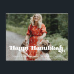 Retro Vintages Drehbuch Happy Hanukkah Foto Postkarte<br><div class="desc">Happy Hanukkah Karte! Eine moderne Typografie für diese Holiday Fotokarten Sammlung. So passen Sie an Ihre Lieblingsfamilienbilder an. Sie können auch die Farbe des Schriftartes und den Hintergrund nach Ihren Wünschen ändern.</div>